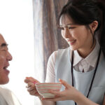 『巨乳』 優しくて断れない介護士さんが若い肉体を貪られまくる…高齢者の射精介助10人乱交 黒島玲衣 【FANZA】