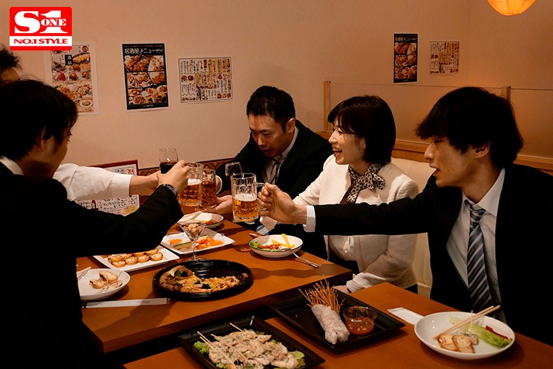 『巨乳』 「ホテルで休憩しよっか？」 酔いつぶれた僕が会社の巨乳受付嬢...