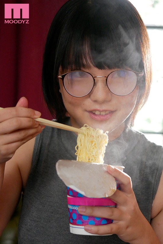 『巨乳』 新人19歳 メガネっ娘Hカップ巨乳女子大生デビュー ～眼鏡は...