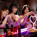 『巨乳』 風俗店ギリギリ！？を攻める露出コス 国宝級ボディ店員がいる人気コンカフェ 過激裏オプションでムラムラさせちゃうぞ！ 日向陽葵 【FANZA】