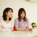 『巨乳』 彼女にセフレがいるのがバレちゃったボク… 10発抜いたほうが本命彼女の射精させまくりスワッピング！彼女とセフレのセクテク競い合い中出しハーレム逆3P 小花のん さつき芽衣 【FANZA】