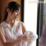 『巨乳』 突然のゲリラ豪雨―。 大雨で家族は帰ってこないあの日。雨晒しで濡れ透ける義姉と、幾度となく肉体を重ね合った…。 上羽絢 【FANZA】