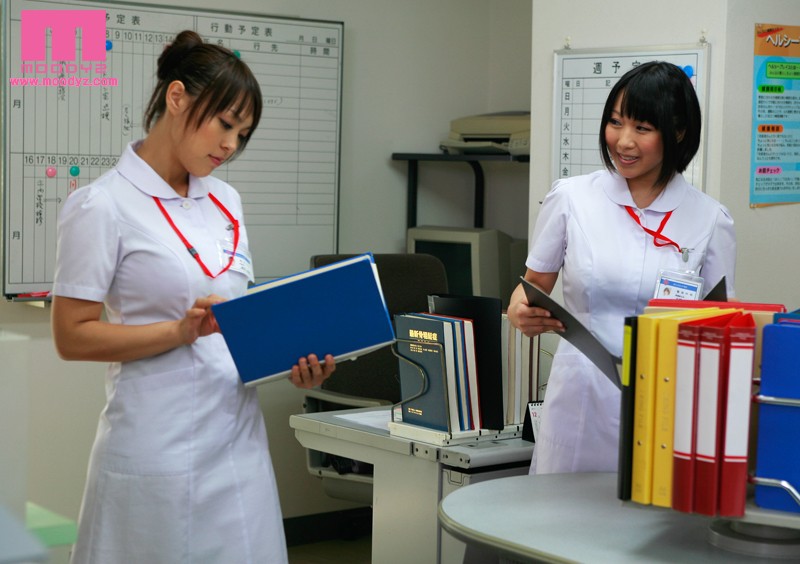 『巨乳』 母が白衣を脱ぐとき2 中森玲子 前田優希 【FANZA】