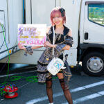 『巨乳』 マジックミラー号 ハードボイルド 街中で客引き中の看板コンカフェ娘が乳首いじられっぱなしチクハラ接客に挑戦！乳頭をこねくり回されて乳首痙攣イキ！出禁エロ行為も断れないほど敏感になった不本意ぬるぬるオマ〇コはデカチン口説きで掟破りの生本番を受け入れてしまう… 【FANZA】