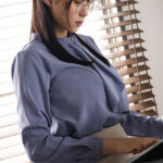 『巨乳』 「こっそりおっぱい試食してみませんか…？」会社の地味な後輩が僕を寝取るためにIcup美巨乳とパイズリで誘惑してくる 雨宮ひびき 【FANZA】