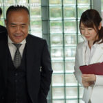 『巨乳』 人妻秘書、汗と接吻に満ちた社長室中出し性交 『逸材。』超・大型新人《秘書》シリーズに登場―。 安みなみ 【FANZA】