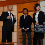 『巨乳』 深夜23時、終電逃し出張先のポツンと一軒宿で嫌いな上司と相部屋に…。 絶倫中年オヤジにひたすらイカされ続け気がつけば朝になっていた… 葵つかさ 【FANZA】