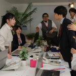 『巨乳』 朝起きたら部屋に下着姿の同期女子社員！ いつも生意気で悪態ばかりついてくるのに、甘えてきたので… 弓乃りむ 【FANZA】