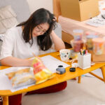 『巨乳』 「お願い！チ○ポ見せて！」新刊のために美白ふわとろ巨乳で僕をフル勃起させてくる隣のエロ同人作家お姉さん。 雪代一鳳 【FANZA】