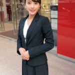 『巨乳』 働くカワイイ看板娘の皆さん！！「仕事の合間に筆下ろししてくれませんか！？」休憩中に童貞くんの悩みを聞いてると母性本能くすぐられ膣がキュンキュン赤面発情（＾＾；）「私が…初めてじゃダメかな」ミラクル展開ww勤務中に童貞卒業ナマハメ連続中出しセックスSP 【FANZA】