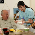 『巨乳』 優しくて断れない人妻介護士は 真っ白な女体を高齢者に貪られ… 濃厚こってり計16P乱交 柏木ふみか 【FANZA】