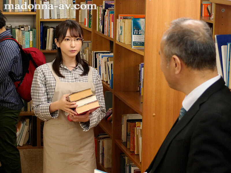 『巨乳』 人妻秘書、汗と接吻に満ちた社長室中出し性交 最初で最高の秘書...