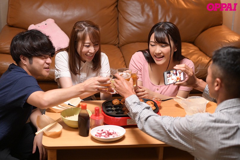 『巨乳』 彼女が家族旅行で一週間留守にしたので彼女の巨乳女友達に中出し...