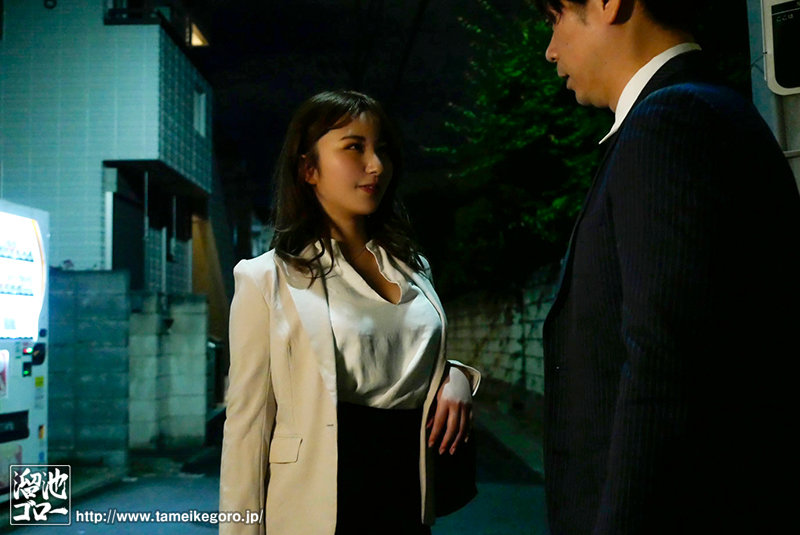 『巨乳』 会社の飲み会で終電を逃した僕は女上司の誘惑に負けて愛妻を裏切...