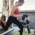 『巨乳』 巨乳新人 B93cm W58cm H98cm 筋トレ姿がシコすぎてバズったHcupのボディメイク系インフルエンサー 全身で喘ぐむちむち肉弾性交 桜野桃 【FANZA】