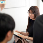 『巨乳』 毎朝電車の端の席で読書をしている清楚美人お姉さんがM男を痴女って弄ぶ特殊性癖の持ち主だったなんて… 愛才りあ 【FANZA】