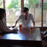 『巨乳』 「うちがキスぐらい教えちゃぁよ…」地元（福岡）のド田舎に帰省中、親友のお姉ちゃんが彼女とキスも出来ない俺を子供扱いべろちゅー挑発！ニヤニヤ跨り密着キス堕とし騎乗位で11発もぶっこ抜かれたオレ。 九野ひなの 【FANZA】