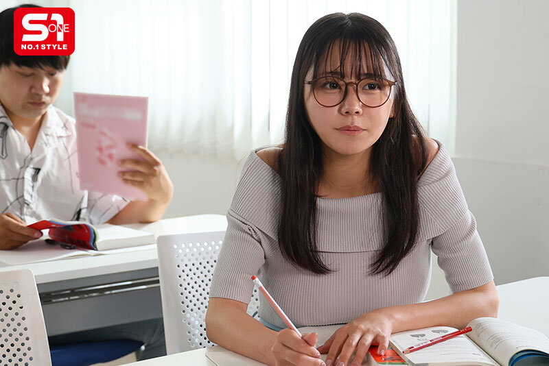 『巨乳』 予備校のロリコン講師がまだウブな巨乳生徒に媚薬を塗りたくり、...