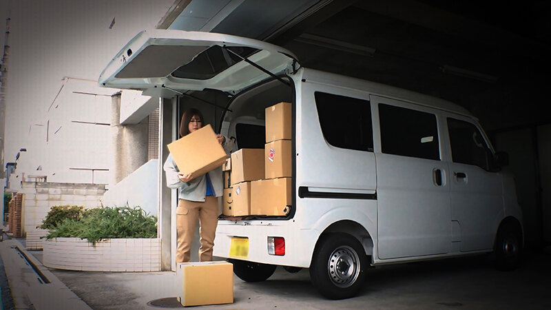 『巨乳』 配送ドライバーを自宅に引き込んで理解らせてヤリました。 【F...