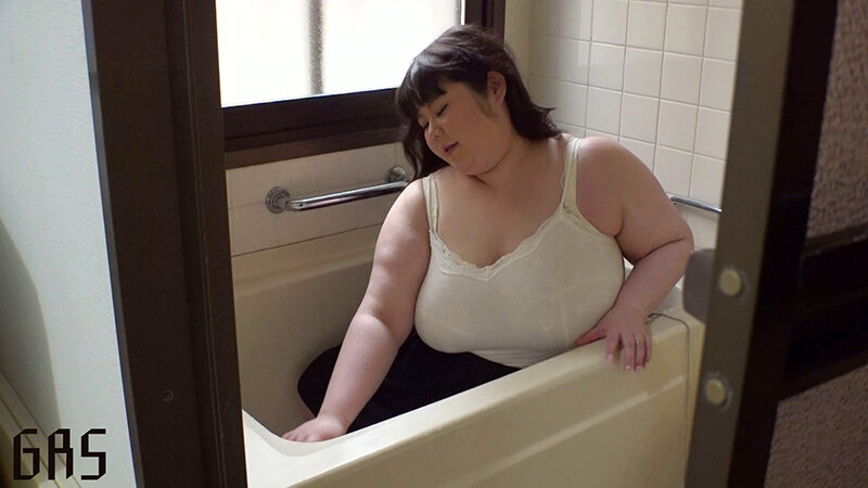 『巨乳』 若妻デカブラマニアックス 義母はやりマンパイズリで有名なLカ...