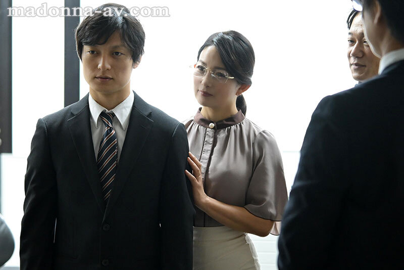 『巨乳』 社長夫人、新卒社員を連れ回す私欲の中出し出張旅行 一色桃子 ...