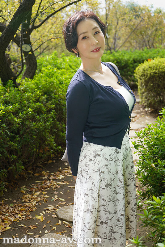 『巨乳』 MONROE史上最年長 トップクラスのアラ還 木戸薫 56歳...