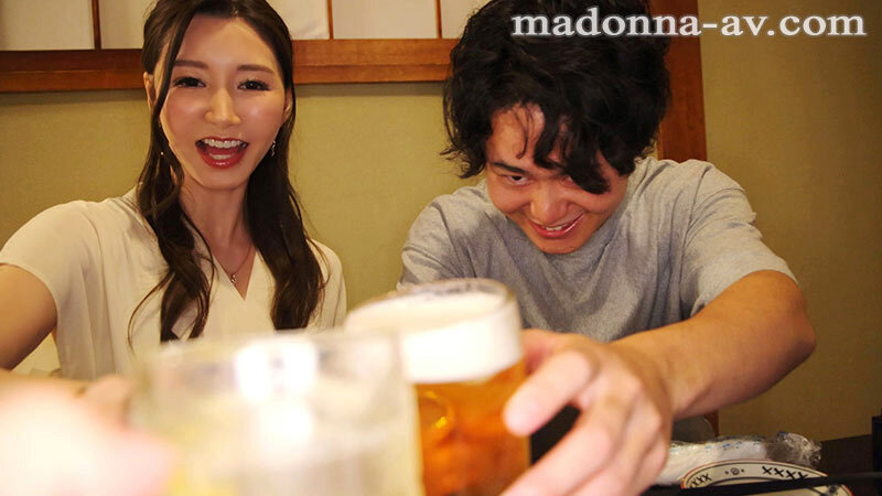『巨乳』 イイオンナだって酔い乱れたい夜がある。 愛弓りょうがひたすら...