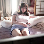 『巨乳』 10年ぶりに帰省した実家に引きこもるアラサーニート姉がだらしなさ過ぎてシコい 鷲尾めい 【FANZA】