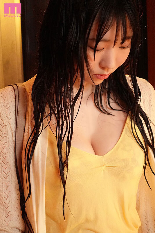 『巨乳』 彼女の姉の濡れ‘神乳’誘惑がエロすぎて…。彼女が不在の24時...