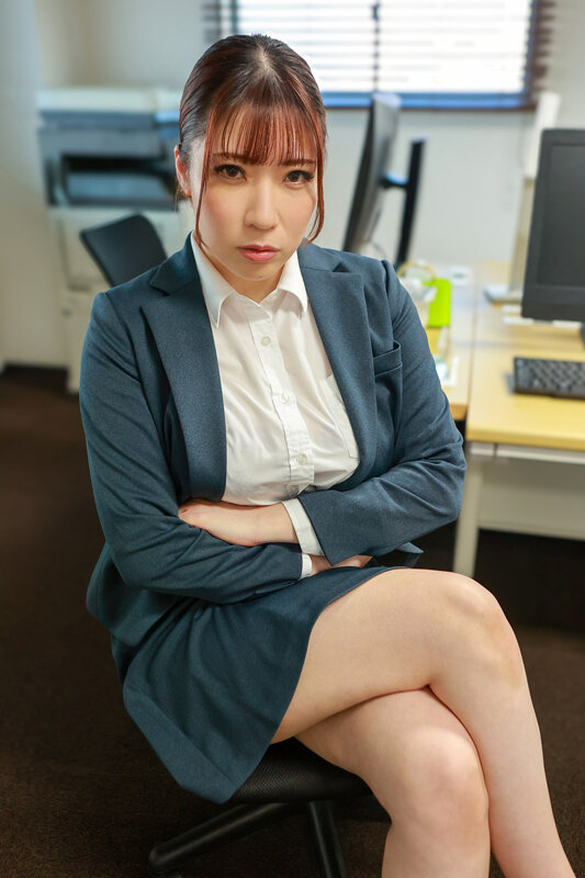 『巨乳』 高級デリヘル呼んだら会社の女上司とまさかの遭遇！弱みを握った...