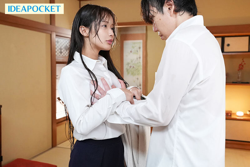 『巨乳』 明るく健気な後輩社員とゲリラ豪雨で相部屋… 汗ばむ健康的豊満...