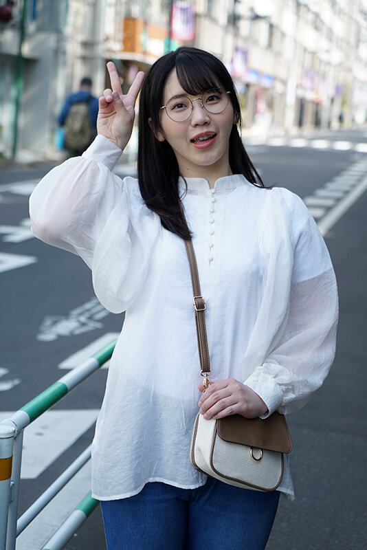 「ぽっちゃり」 着衣放尿 恥ずかしいこと大好き！敏感ぽちゃ子とお漏らし...