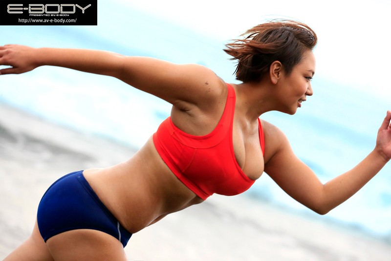 「ぽっちゃり」 筋骨たくましい海の救助隊員 小麦肌の豊満Gcupボディ...