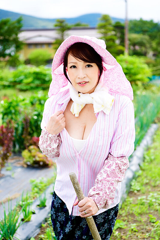 「ぽっちゃり」 田舎に住んでる豊満お母さん 8時間 『FANZA』