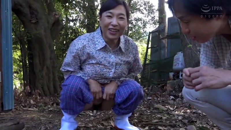 「ぽっちゃり」 群馬・桐生で稲刈りをするチチもアヘ声もデカい淫乱お母さ...