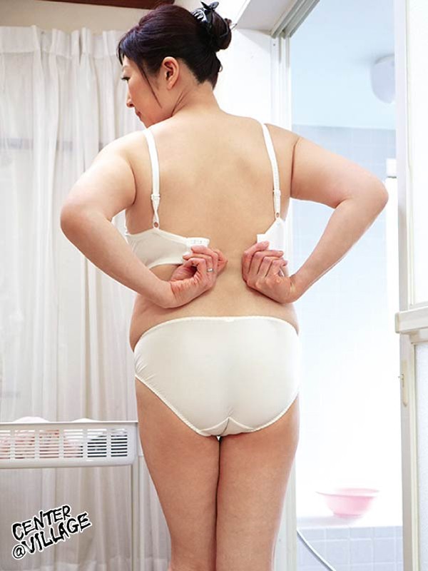 「ぽっちゃり」 濡れそぼる、母の乳房を、見ていたら。 木内友美 『FA...