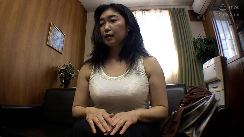 「ぽっちゃり」 ぽっちゃりおとなしそうな熟女さんは実は、欲求不満の塊の...