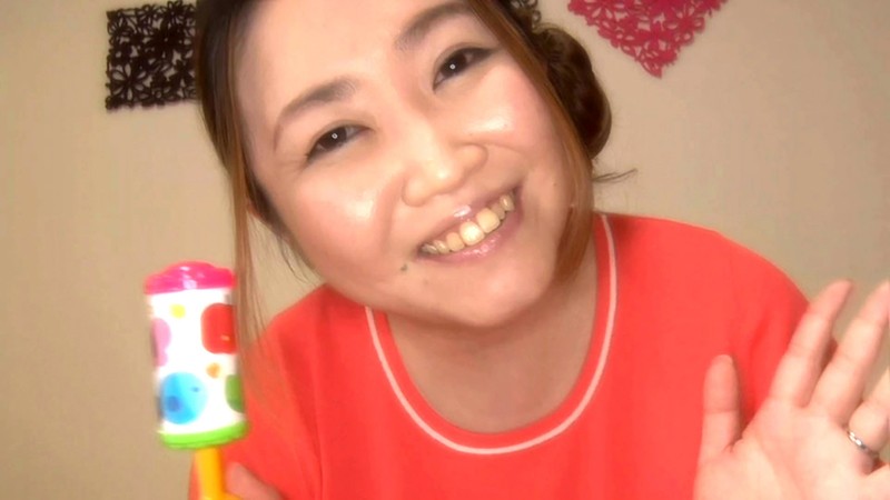 「ぽっちゃり」 爆乳パイパンママ M息子たちの赤ちゃんプレイ願望 圧巻...