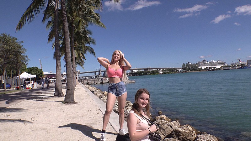 「ぽっちゃり」 マイアミナンパ 色白×ぽっちゃり巨乳 むっつりな外人保...