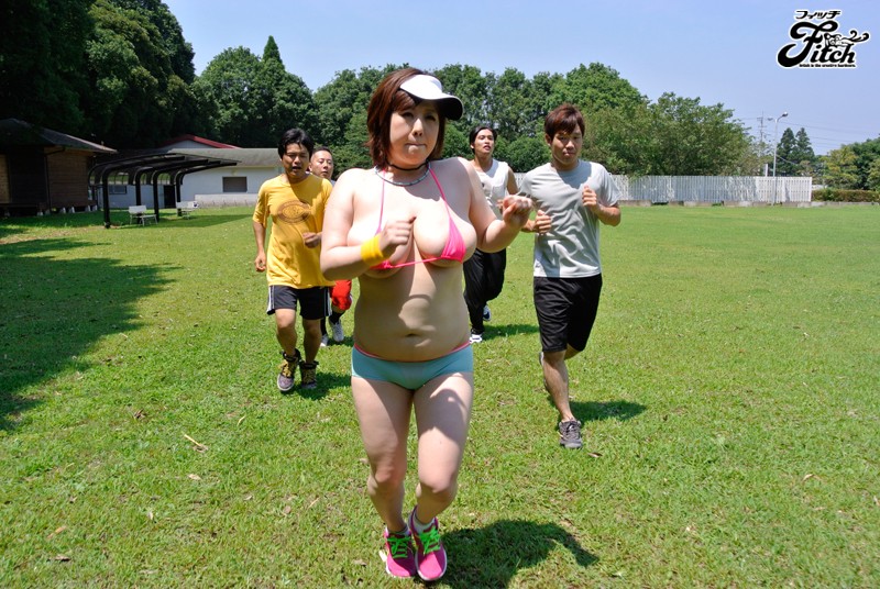 「ぽっちゃり」 エッチな教育実習生の汗かき豊満ジョギング 小泉麻由 『...