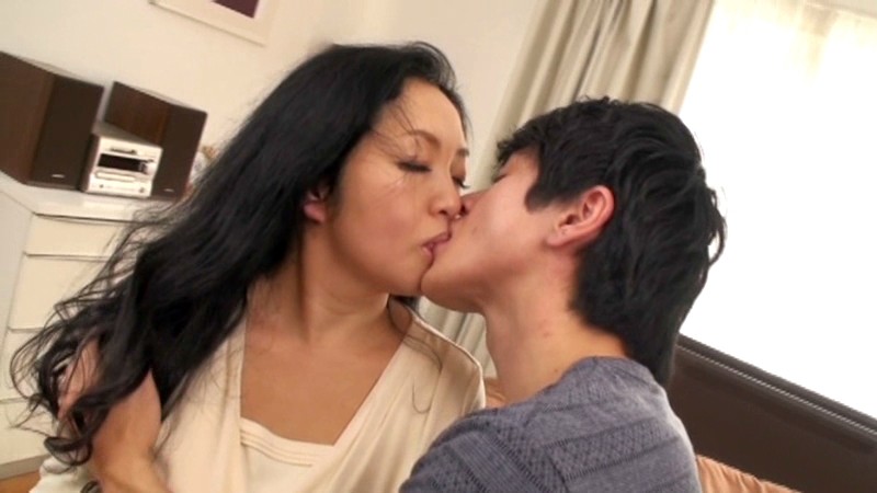 「ぽっちゃり」 熟年AVデビュードキュメント 垂れているのは目だけでは...