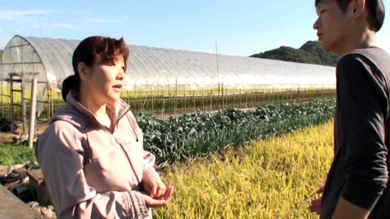 「ぽっちゃり」 農道ナンパ4 季節を問わずいつでも旬な農村の熟女は栄養...