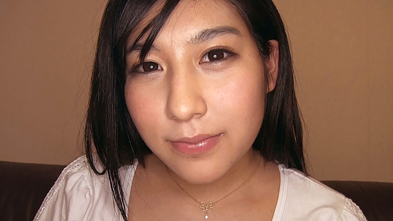 「ぽっちゃり」 フランス人クオーターの巨乳パイパン美少女 『FANZA...