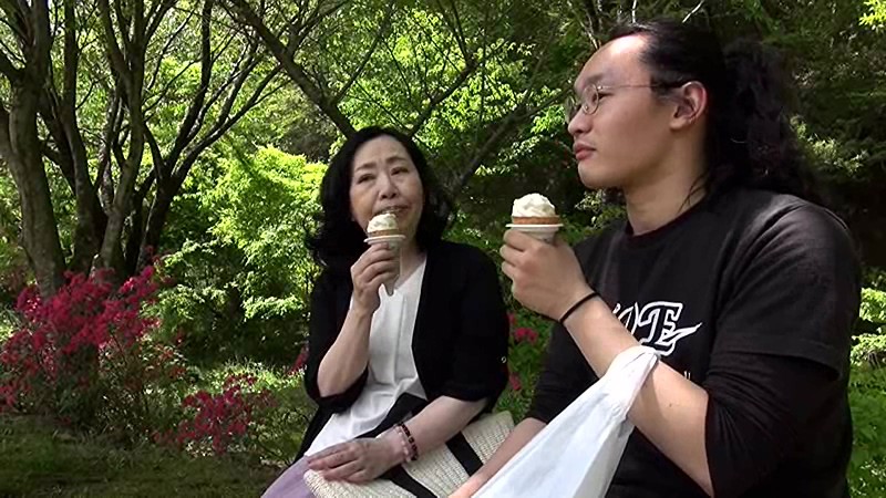 「ぽっちゃり」 孫と行く禁断の温泉旅行 孫のマッサージが良くて でも ...