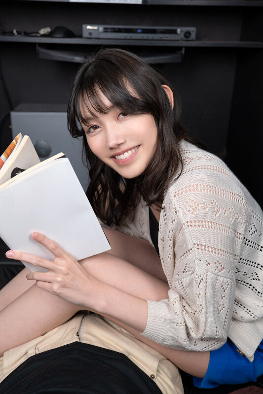 「ぽっちゃり」 【VR】声が出せないところでエッチをして不完全燃焼のま...