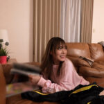 「ぽっちゃり」 怖い印象だったヤンキー気質のムチムチ隣人ギャルが超優しい神展開！！生粋の童貞のボクにギャルならではの凄テクで親身になってラッキー筆おろし…かと思いきやチ●ポがまさかの相性バツグンでめちゃイキ中出しFUCK！！ 『FANZA』