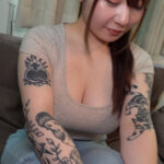 「ぽっちゃり」 おっとり笑顔のラーメン店員さん ムチムチ巨乳にガッツリタトゥーのギャップたまらん にこやか笑顔のまま絶倫チ●ポ叩き込まれた 『FANZA』