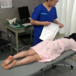 「ぽっちゃり」 これは絶対ヤレル！！ 接骨院にTバック着けてくる人妻さん！しかもムチムチのナイスな尻。これは絶対OKのサイン！それならば… 『FANZA』