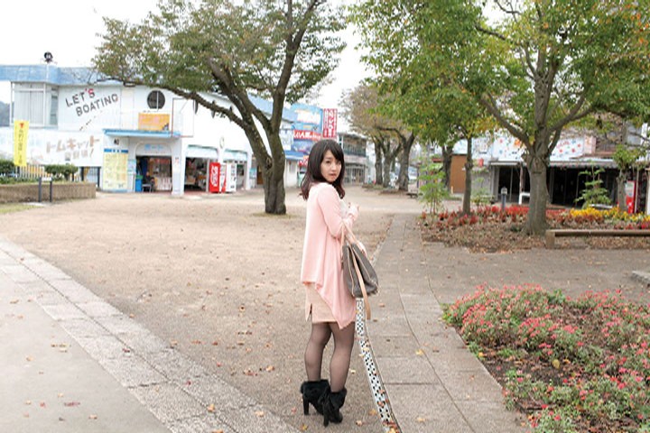 「ぽっちゃり」 人妻と野外姦旅行 岩佐あゆみ 『FANZA』