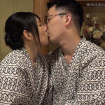 「ぽっちゃり」 噂の乱交混浴温泉で知らない男たちに無理やり挿入される清楚妻（2）～愛する妻を寝取られてフル勃起する変態夫 『FANZA』